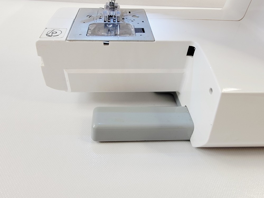 Singer Patchwork 7285 Sewing & Quilting Machine W/ Extension Table - VIDEO