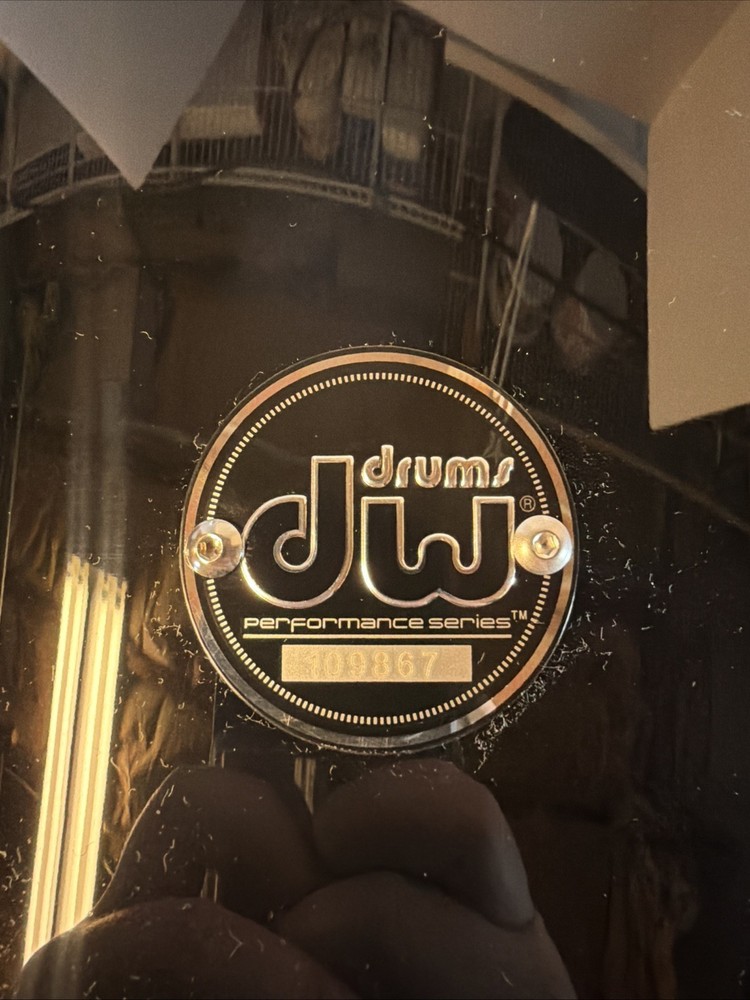 DW Performance Gloss Black Floor Tom - 16x16