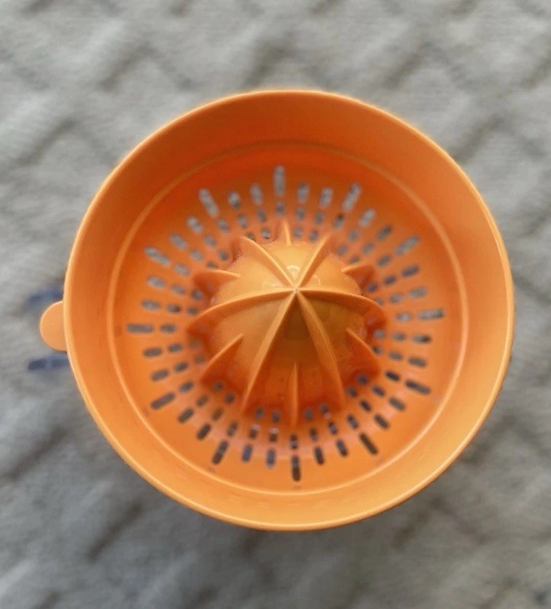 Farberware Professional 2 Cup Citrus Juicer with Easy Read Design