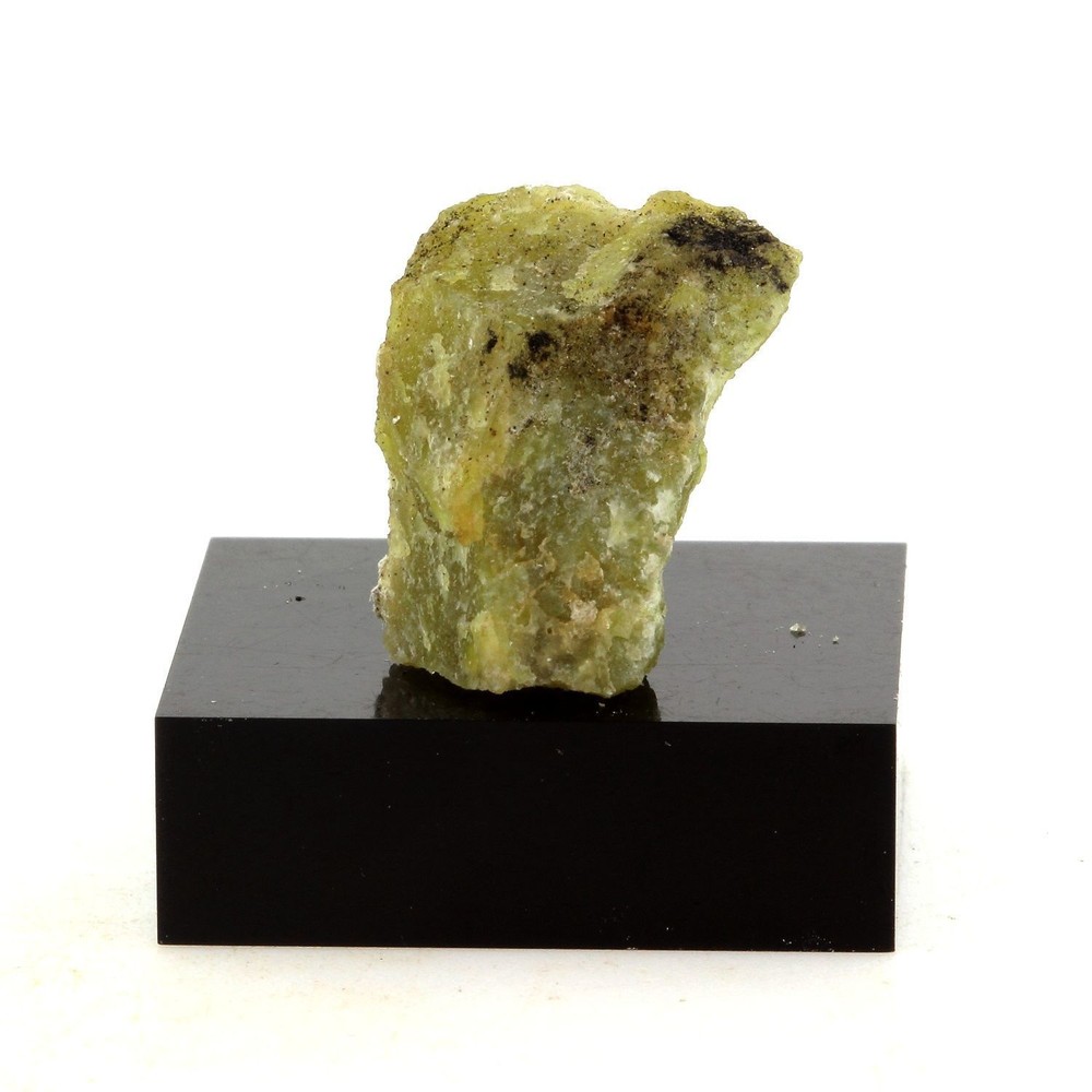 Calcite. 26.10 Ct. Grenville, Québec, Canada.