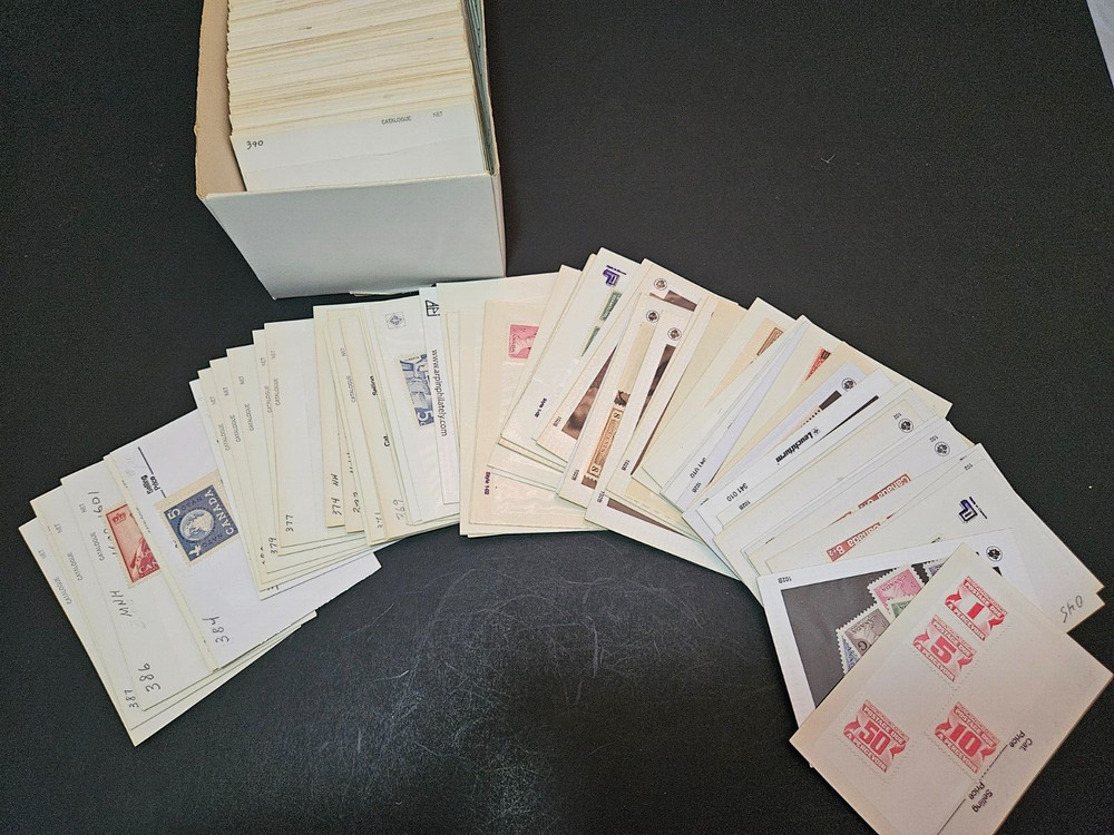 Canada stamp lot mint 210$ in face value