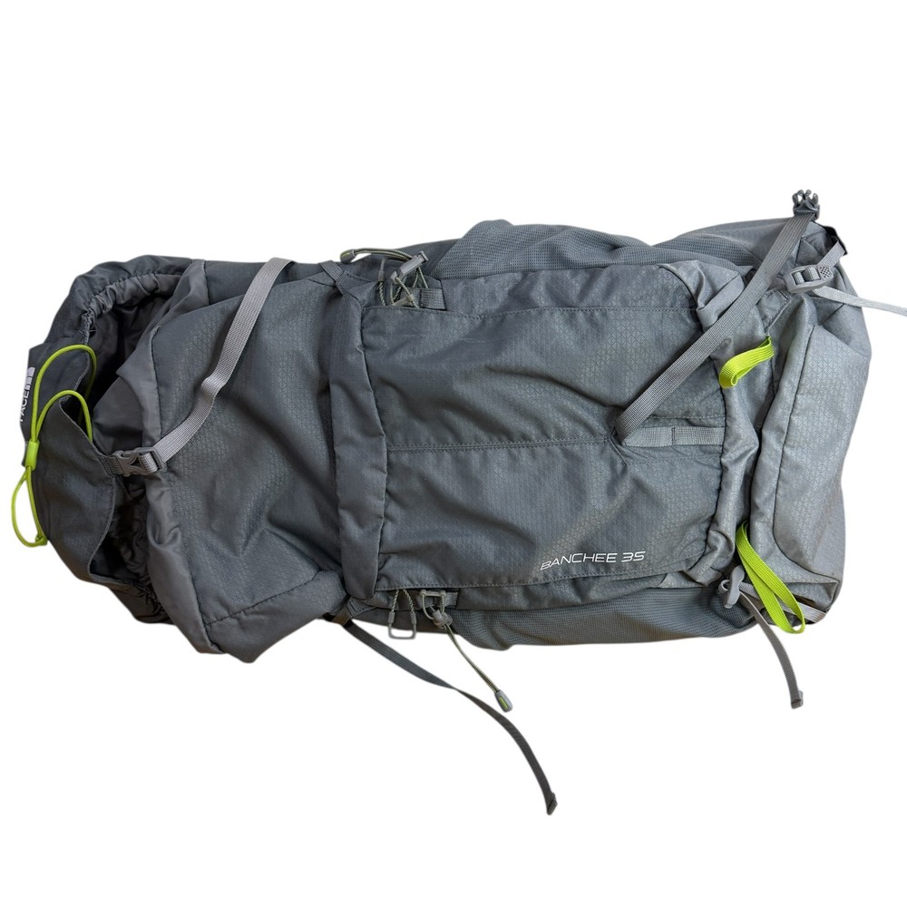 The North Face Banchee 35 Hiking Backpack – Green/Gray