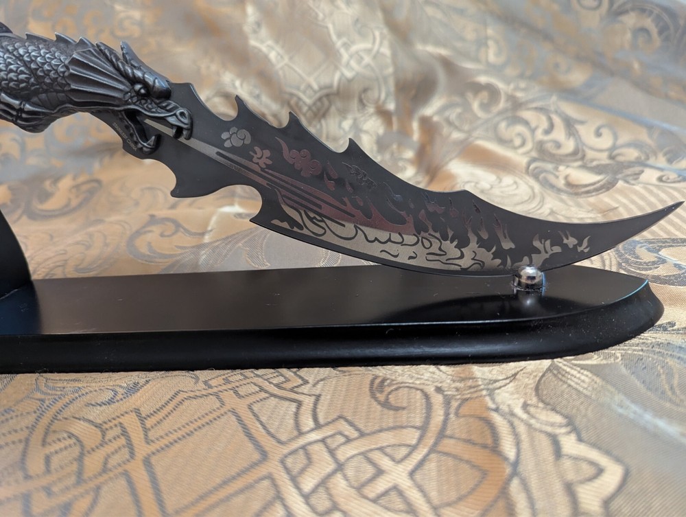 Set of 2 Etched Dragon Dagger with Decorative Stand