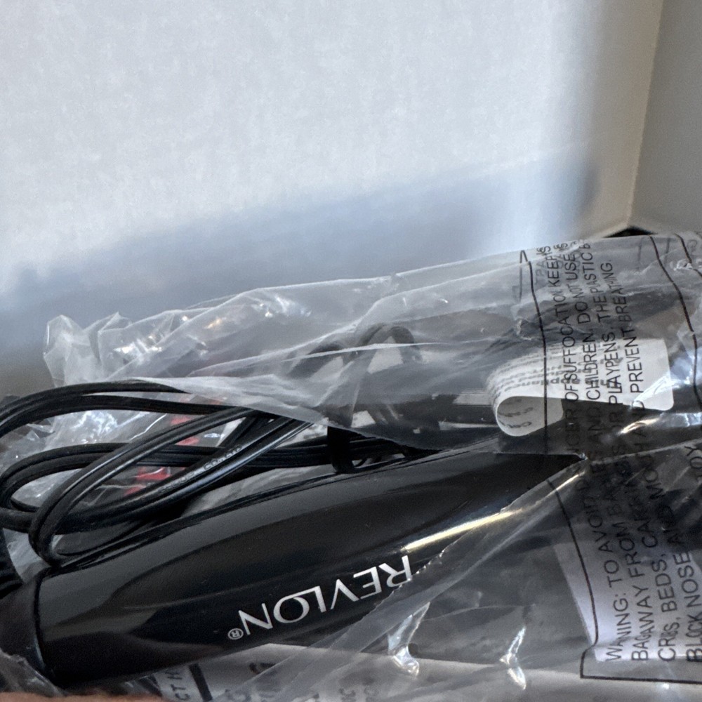 Revlon 1/2” Barrel Ceramic Curling Iron NEW OPEN BOX
