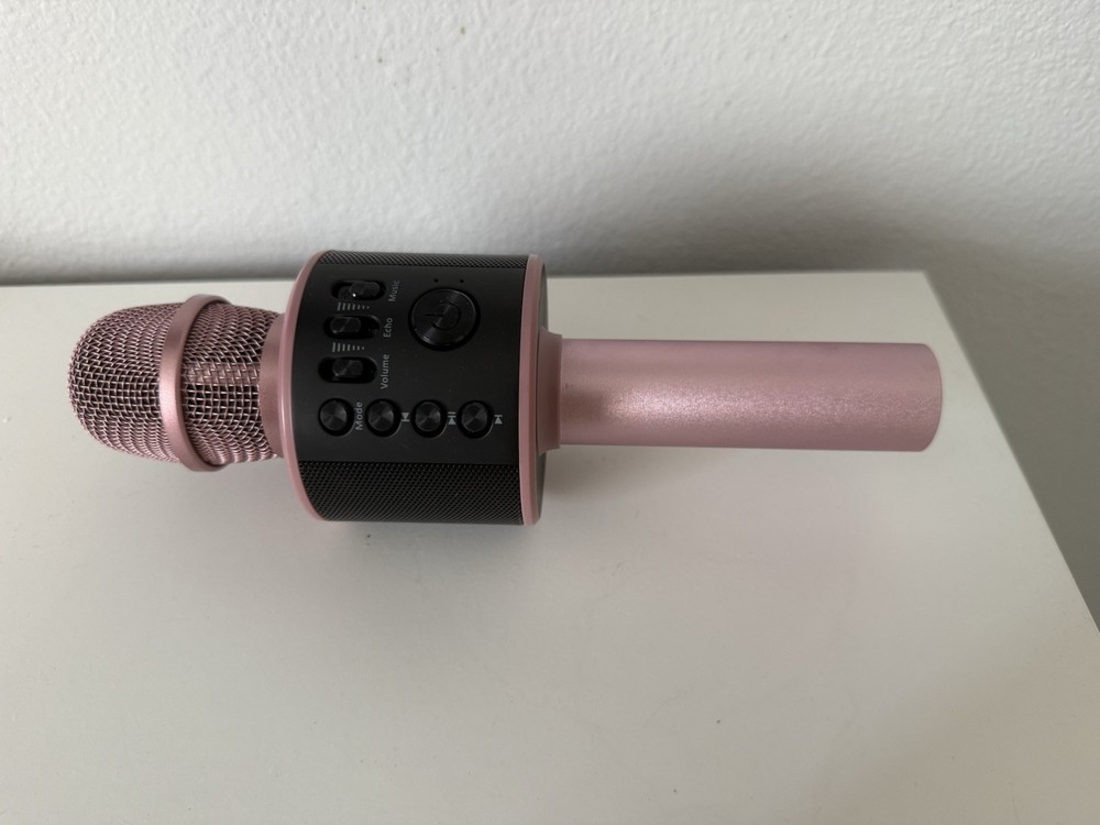 Core Innovations Wireless Bluetooth Karaoke Microphone — model KRMC101RG