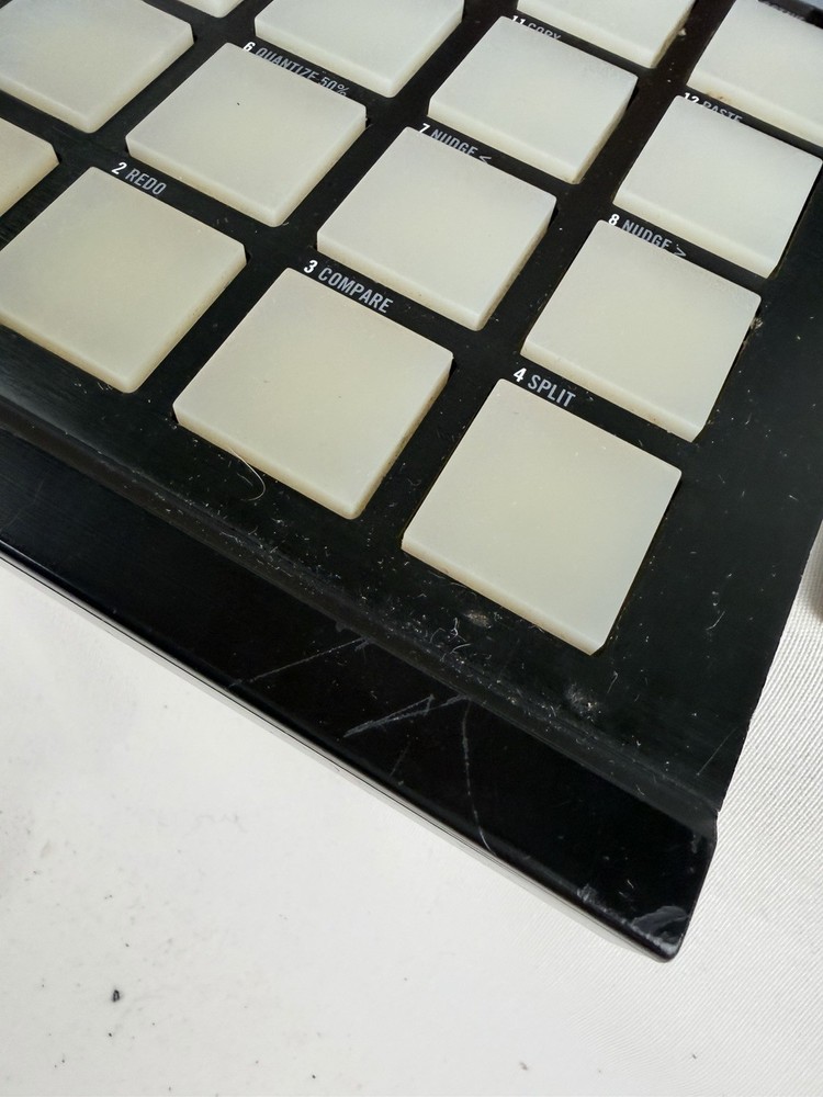 Maschine Groove Production Studio - with Box & book