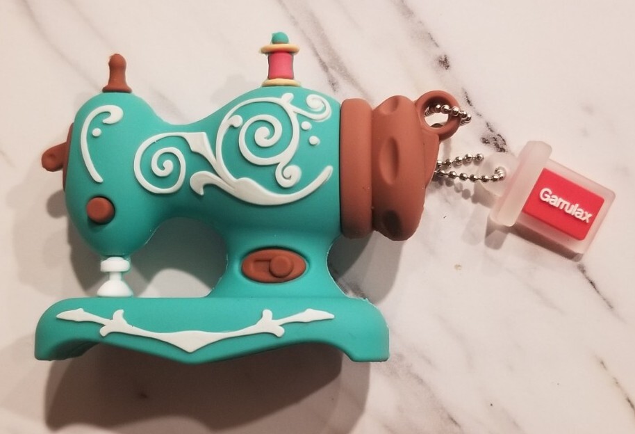 Flash USB Drive 16 GB Sewing Machine