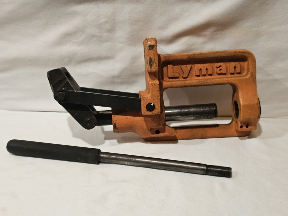 LYMAN ORANGE CRUSHER RELOADING PRESS  CAST IRON  SINGLE STAGE  VINTAGE