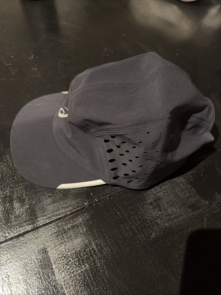 ASICS PERFORMANCE RUNNING CAP Black Size: M/L Men