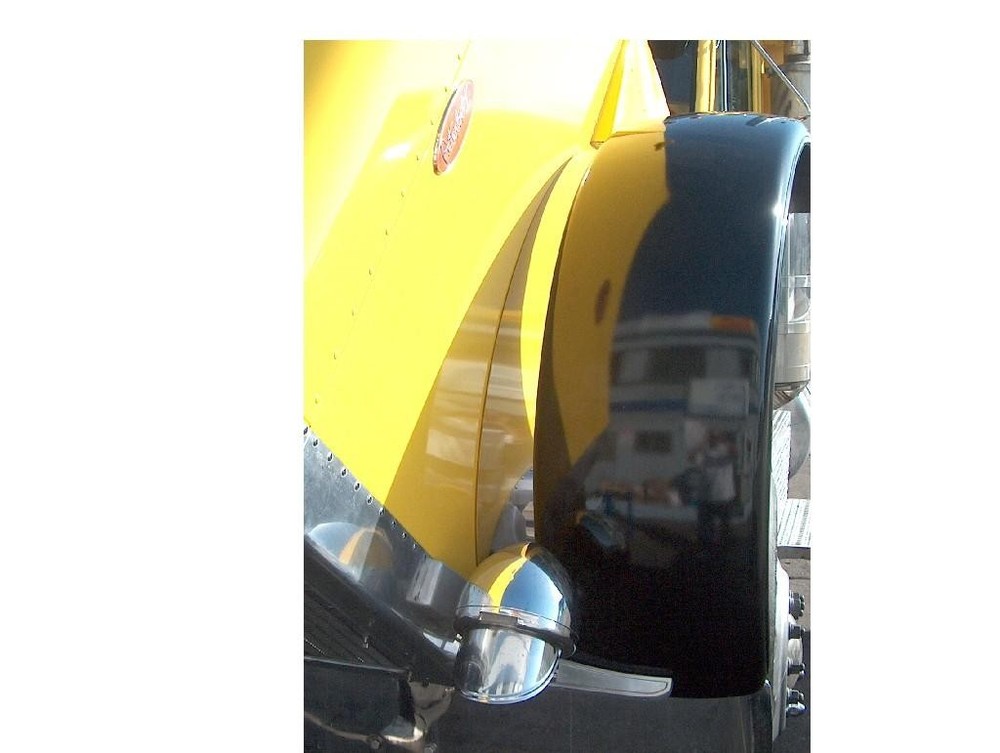 Peterbilt 379 Fender Trim P-1029