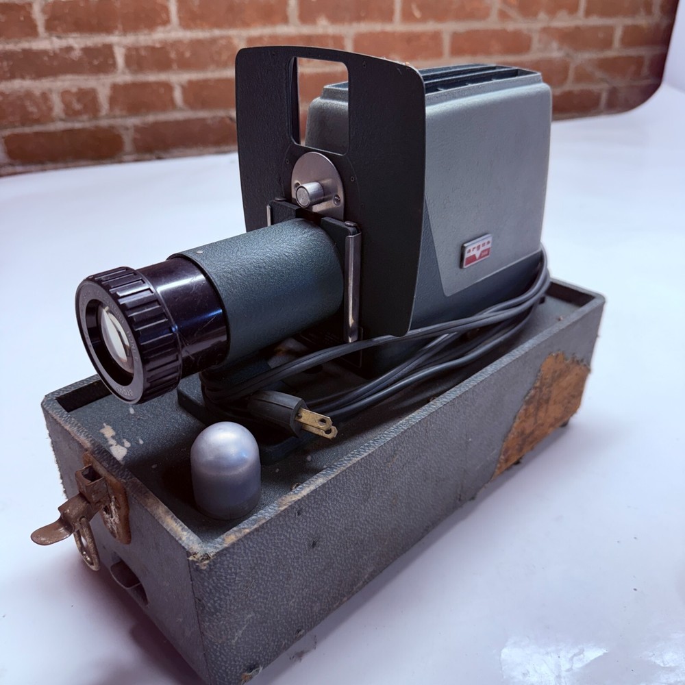 Vintage Argus 300 manual Slide Projector with Case (TESTED)