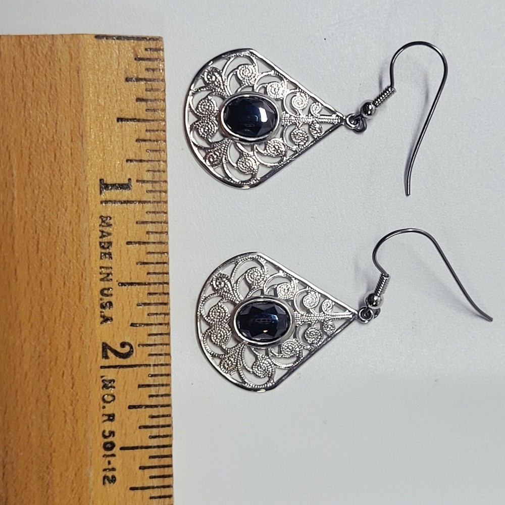 Silver Filigree Teardrop Dangle Earrings W Stone Boho Chic Pierced