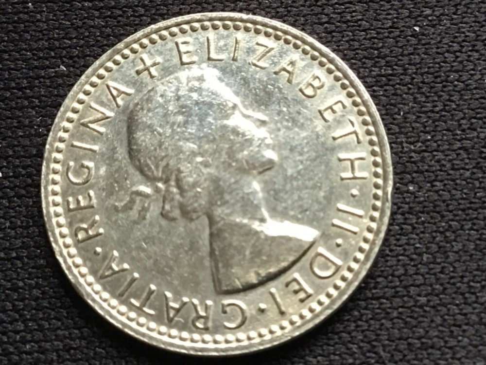 1960 Elizabeth II British sixpence - an old 6d coin