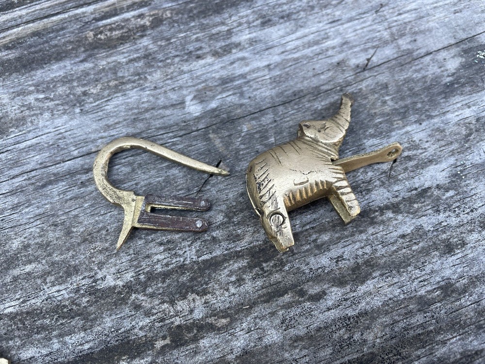 VINTAGE SOLID BRASS ELEPHANT FIGURAL LOCK PADLOCK & KEYS ANTIQUE WORKS