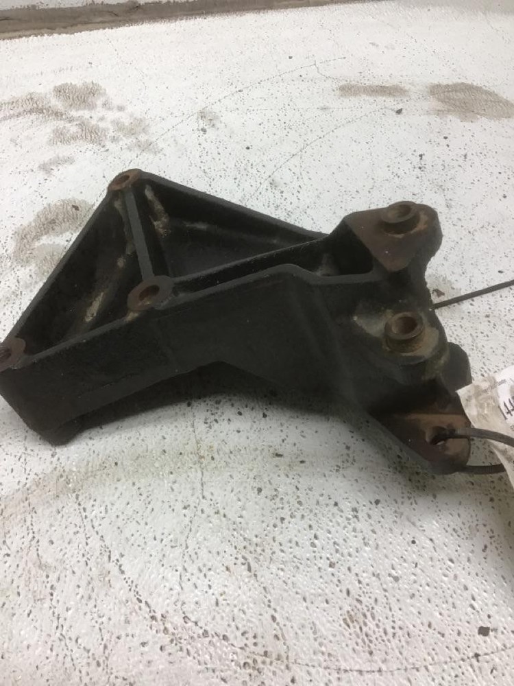 ALTERNATOR BRACKET 1995 C7000 366/427  1445021