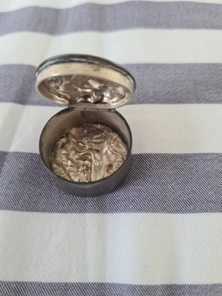 Victorian sterling silver cherub Pendant Snuff Box