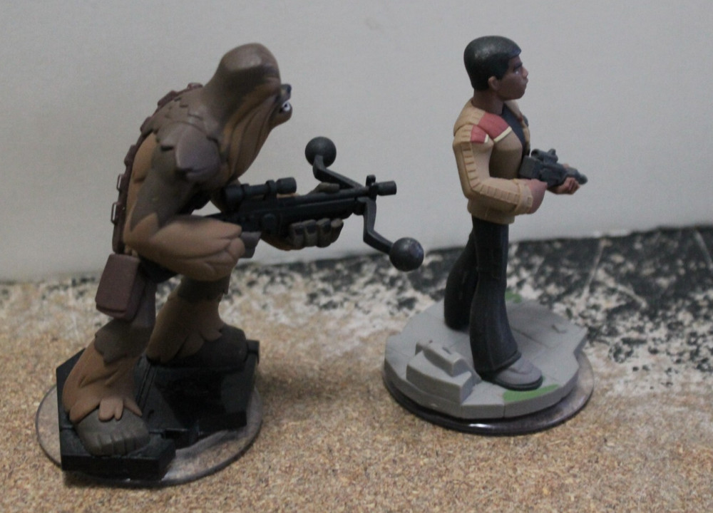 Disney Marvel Infinity 3.0 figures--Chewbacca & Finn