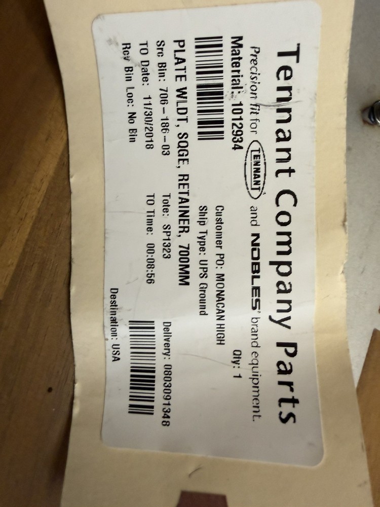 Tennant T7 Squeegee Retainer 1012934