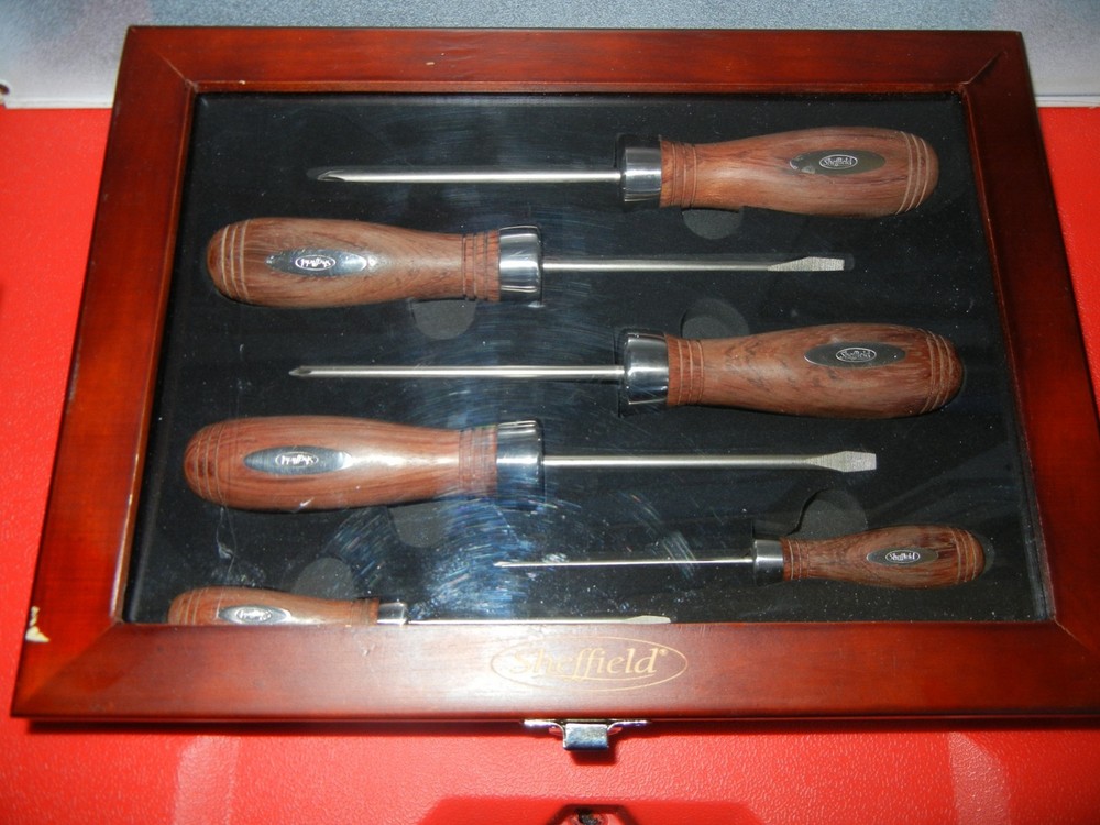 Sheffield Wood Handle Screw Driver Set New.