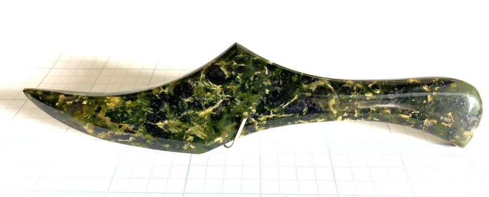 Gemstone knife for art display (Bowenite & Magnetite)