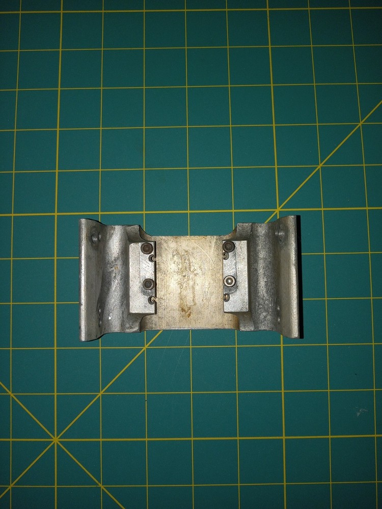 OCTURA NITRO RCBOAT ENGINE MOUNT