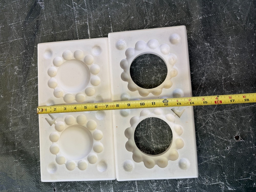 VINTAGE NO BRAND NAME CERAMIC MOLD #47 ASHTRAY