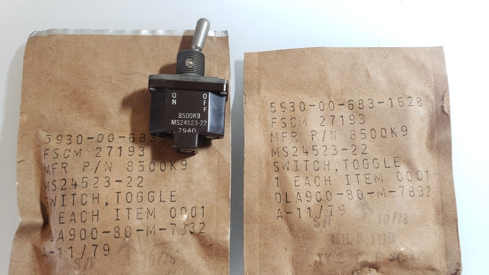 (2) DRS NAVAL POWER SYSTEMS SWITCH TOGGLE 8500K9 5930-00-683-1628