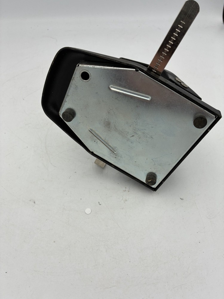 Acco Heavy-Duty 2 Hole Punch 20 Sheets Loose Handle