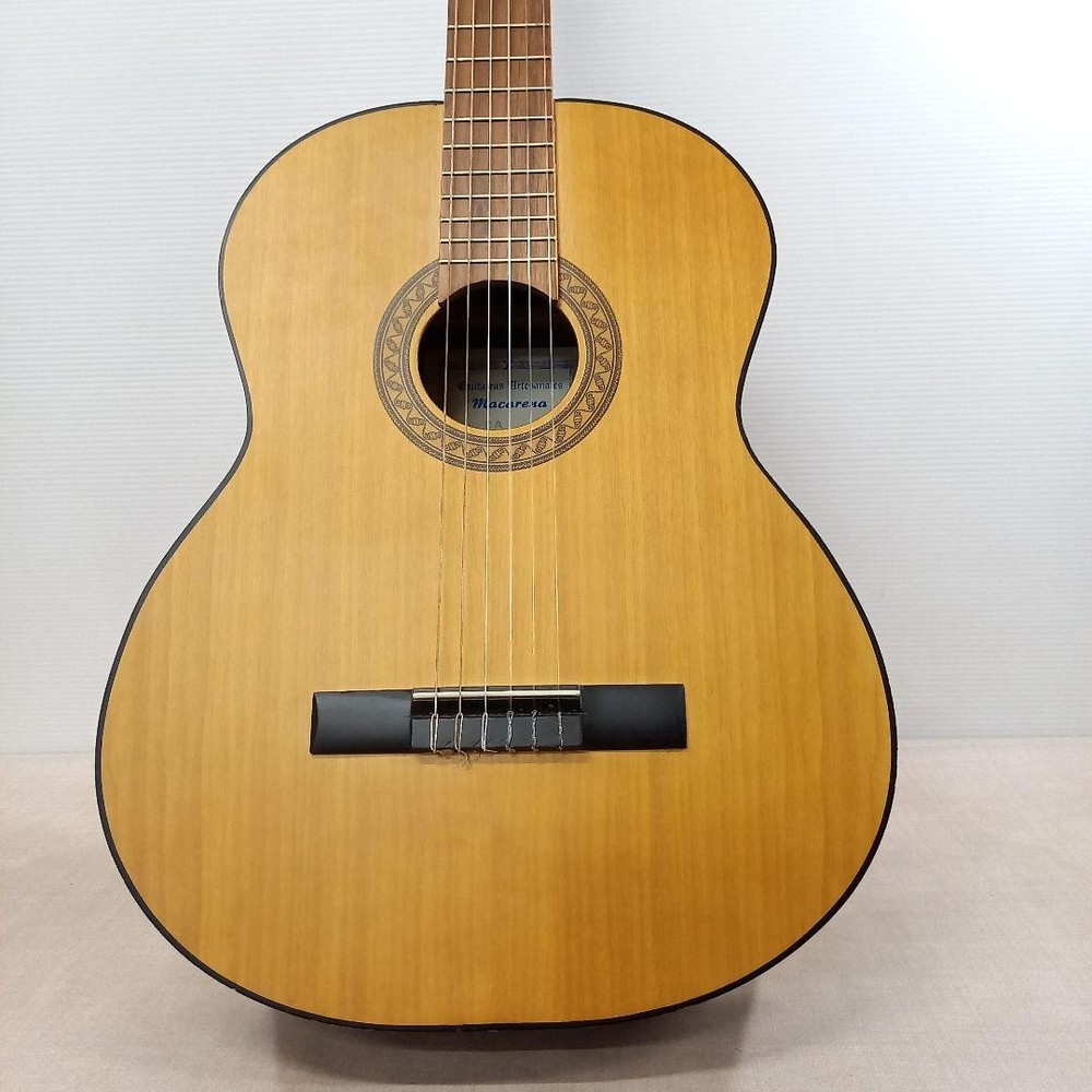 Macarena Classical Guitar Modelo CA With Leather Case