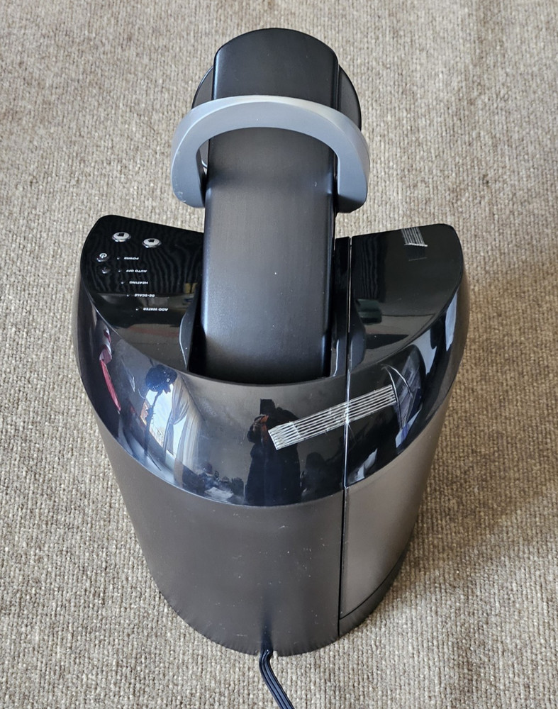 Keurig Single Cup Brewing System Coffee Maker Model B40 NOB