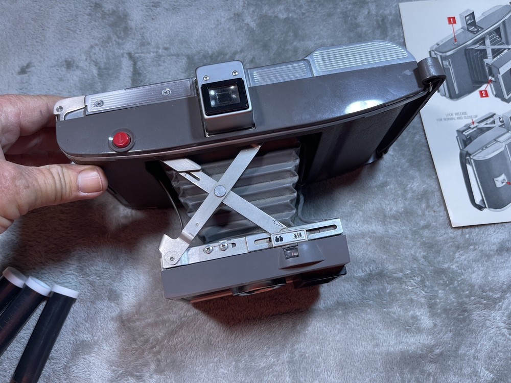 POLAROID LAND CAMERA MODEL J66 !! UNTESTED.