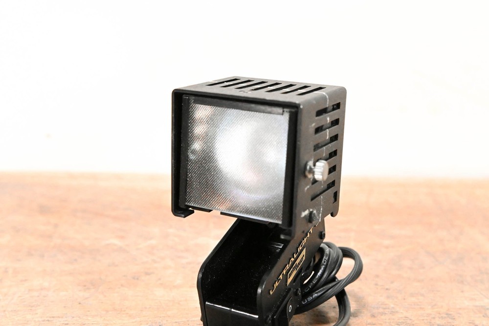 Anton Bauer Ultralight 2 On-Camera Light CG003EG