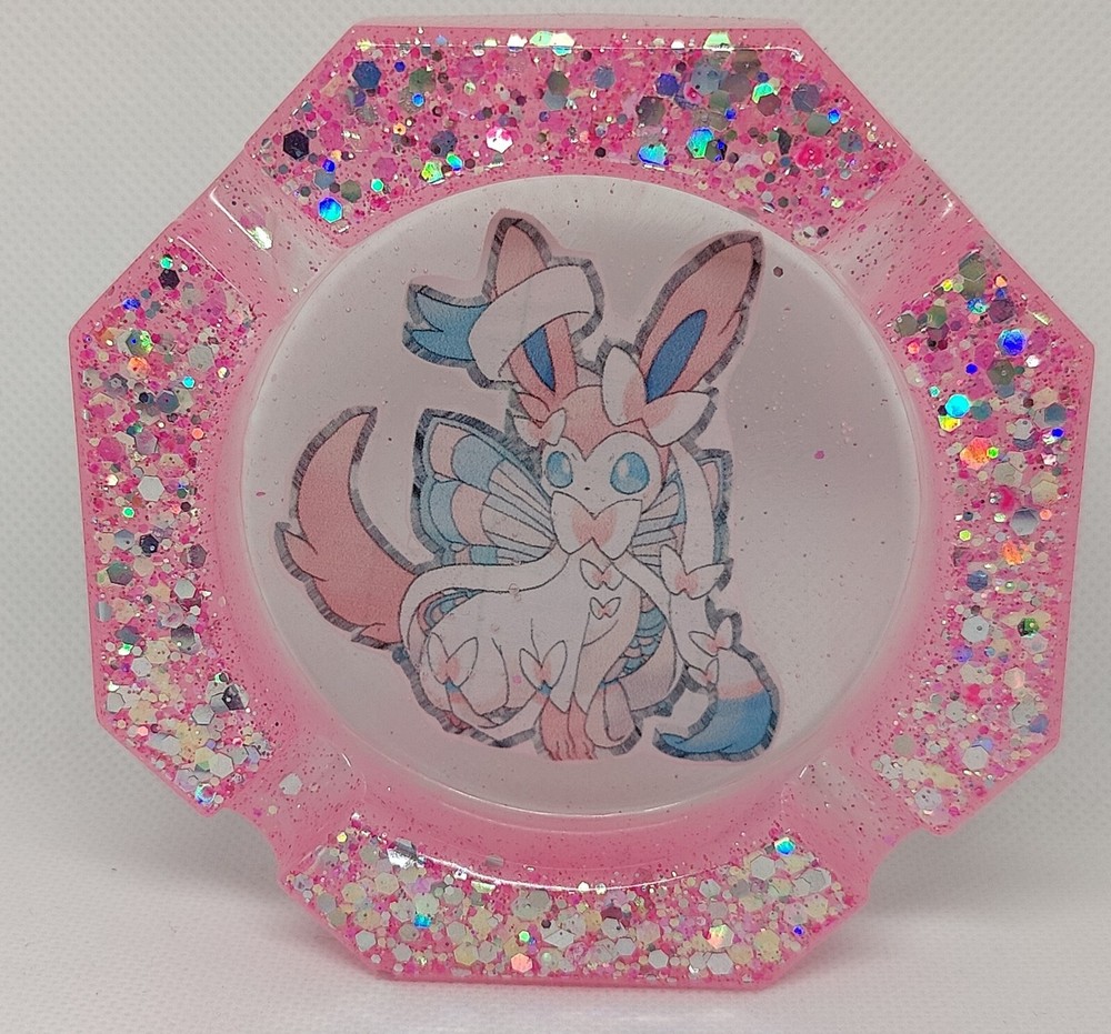 Sylveon Ashtray (Glows)