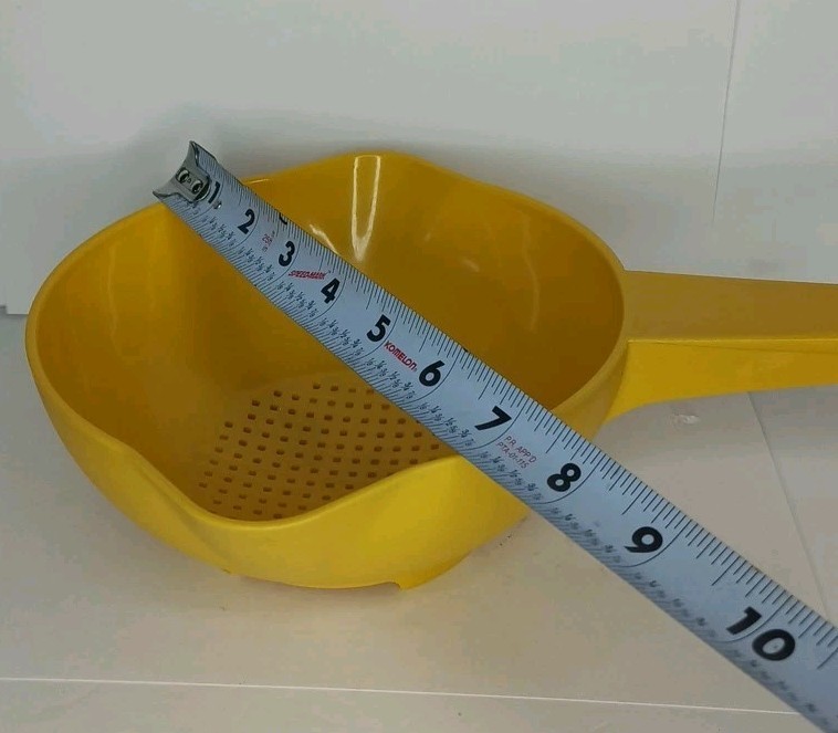 Vintage Tupperware Yellow Colanders Strainers 1 & 2 Quart Set 0f 2