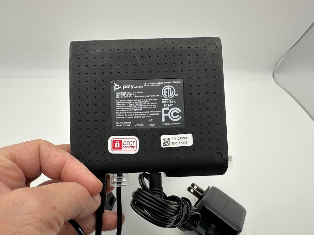 Plantronics POLY W8200B Wireless Headset & Charging base DECT + Adapters