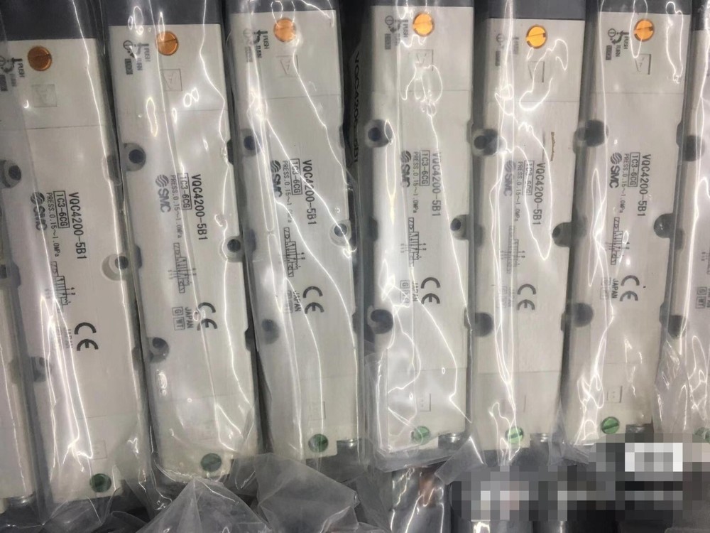 1PCS  VQC4200-5B1 solenoid valve Tested