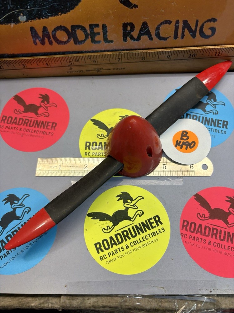 RC AIRPLANE / PROPELLER AND NOSE CONE / USED