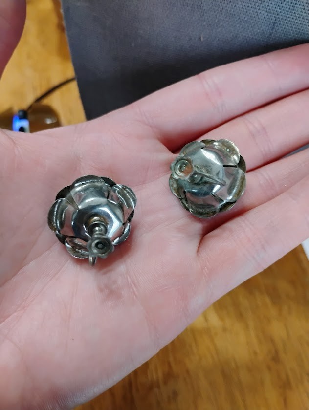 Vintage Rose screwback earrings