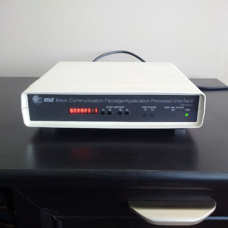 Lucent Basic Communication Package/Application Processor Interface ED5D709-30 G3