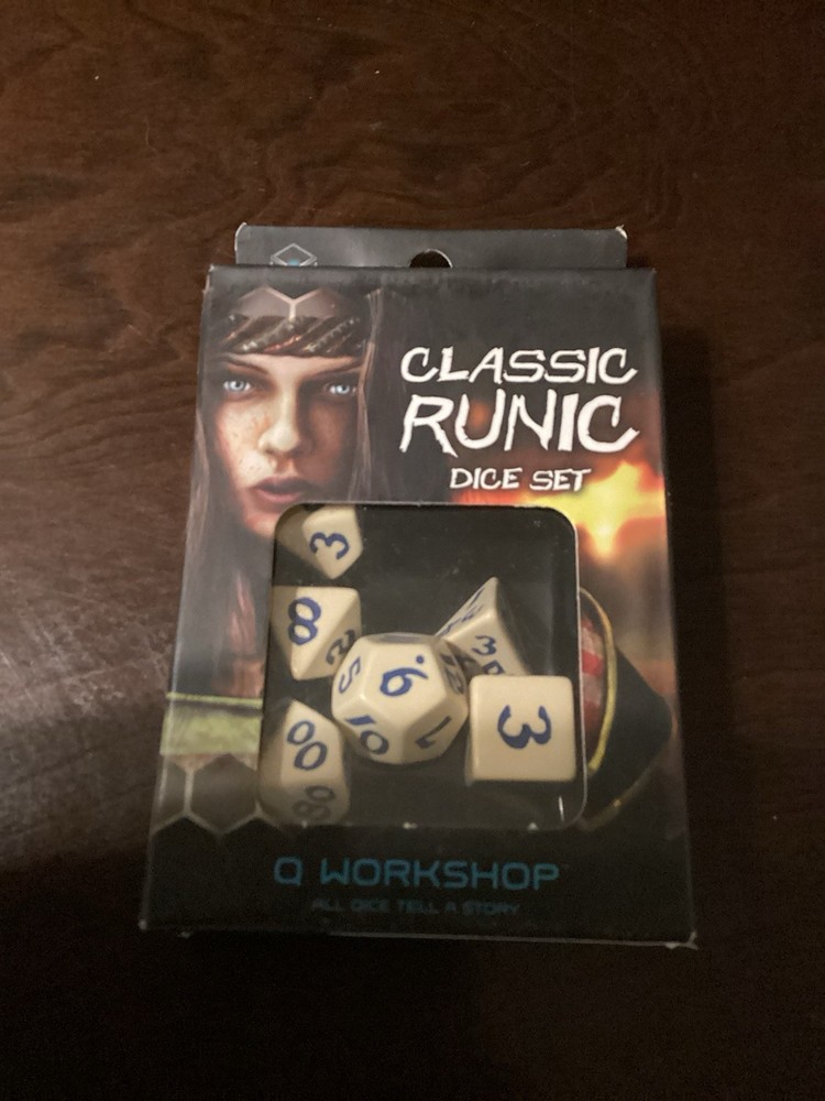 Q-Workshop Classic Runic Beige & Blue Roleplaying 7 Piece Dice Set