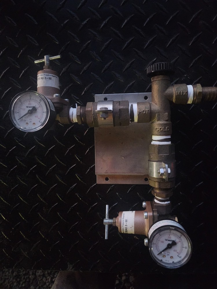 Watts Compact Water Pressure Regulator Mounted Assembly