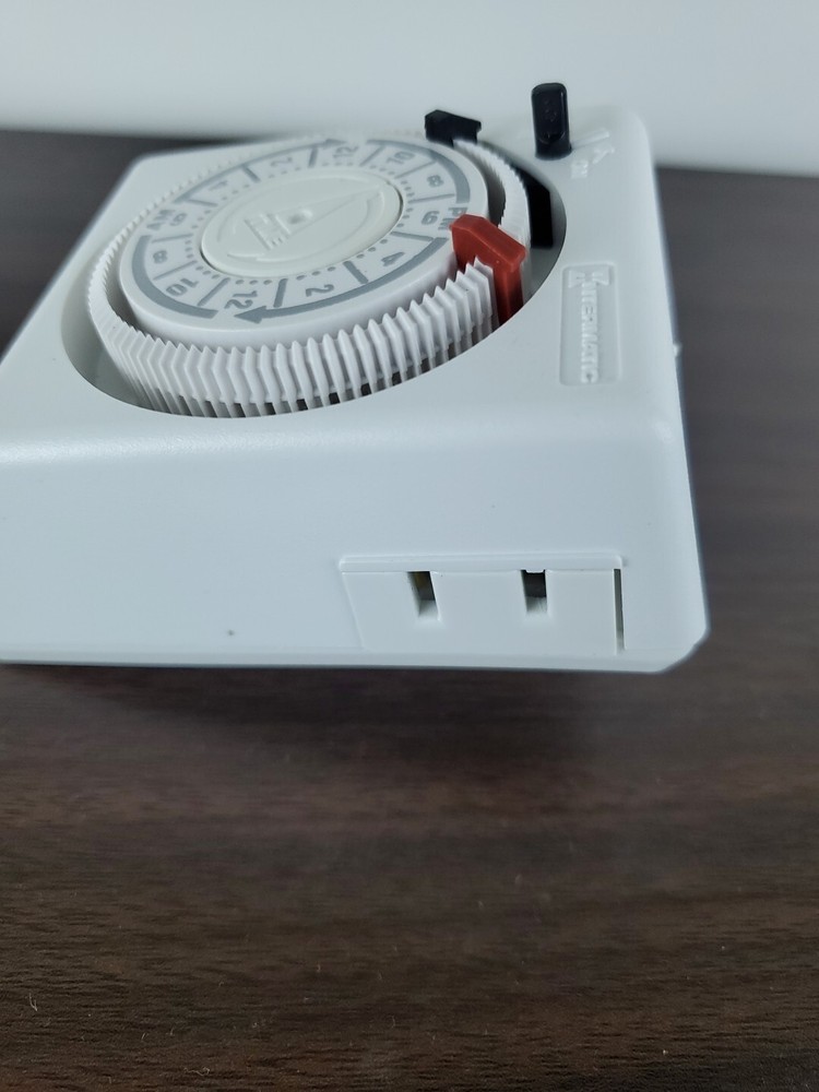 Intermatic 24 Hour Lamp & Appliance Timer 1 On/Off Setting SB111