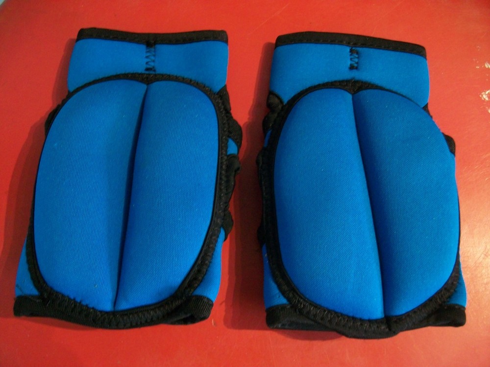 BEACHBODY Weighted Hand Gloves 12oz Each