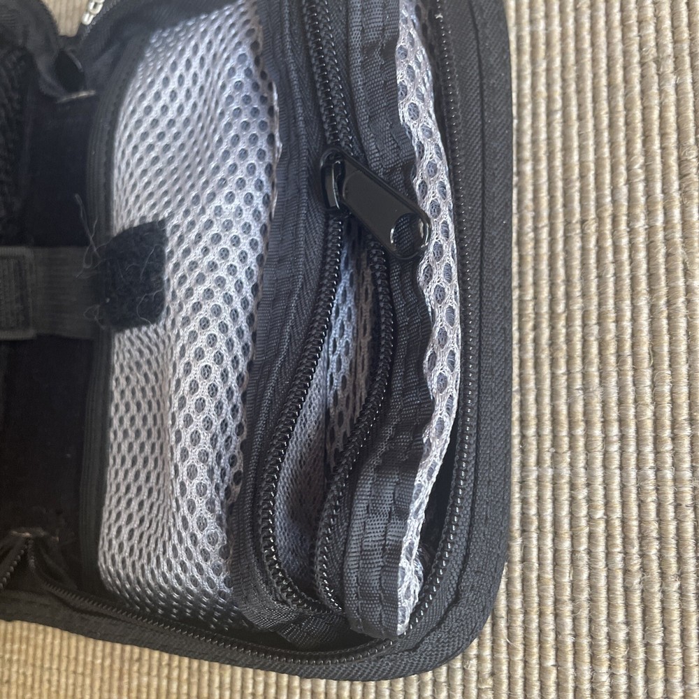 SCORE SD CARD & ACCESSORIES HOLDER CASE