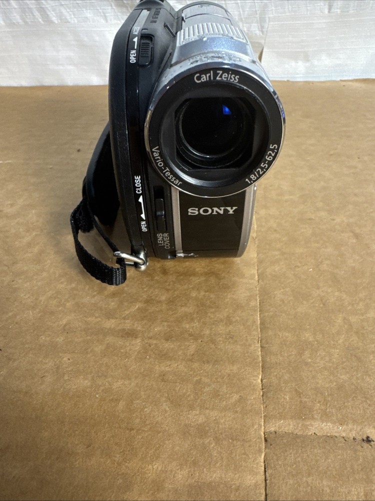 Sony Handycam DCR-DVD650 Camcorder – Untested