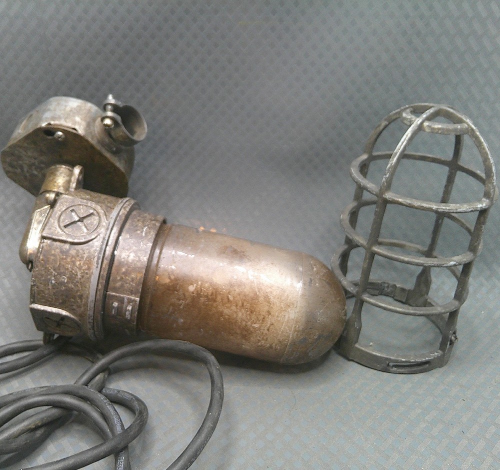 OFFICIAL MARVEL STUDIOS PROP Vintage Industrial Explosion Proof Light Lamp COA