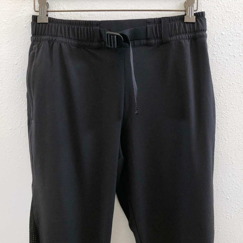 ATHLETA Quest Jogger Size 6