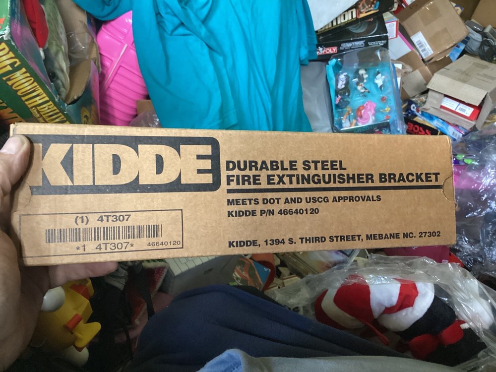 Kidde  Durable Steel Fire Extinguisher Bracket 46640120