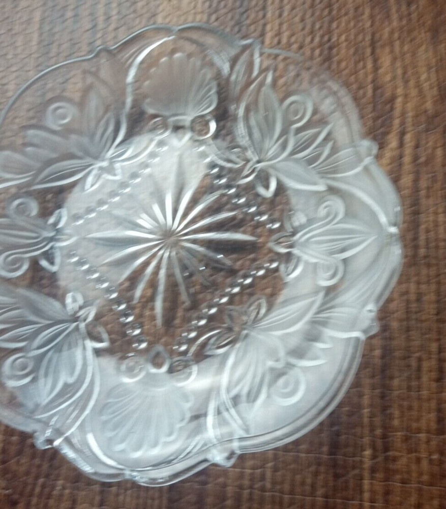 Fleur de Lis 6 3.4" Platter by 5th Avenue Crystal