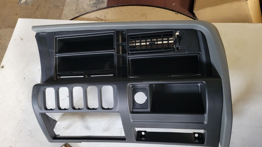 MC92994 GENUINE MITSUBISHI CENTER DASH PANEL NOS